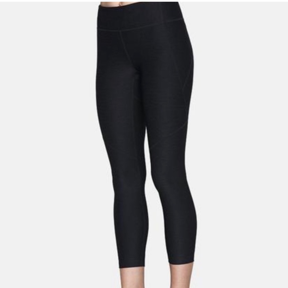 Outdoor Voices 3/4 Warmup Leggings 🧘‍♀️
